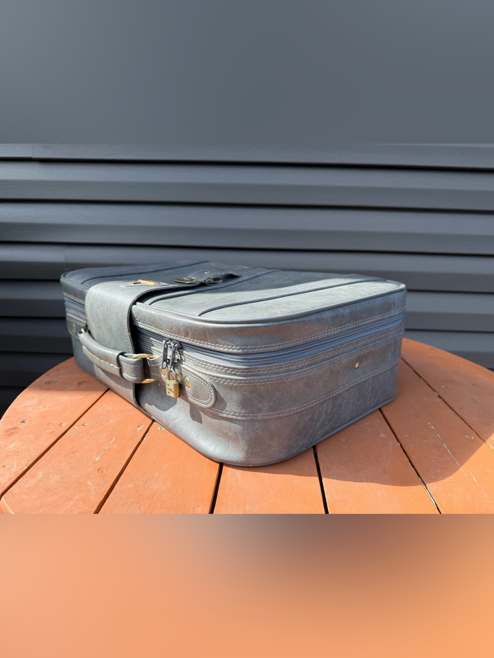 Holiday Suit Case with lock & key! - Vintage - Picture 4 of 16